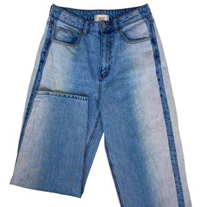 BDG - High-Rise Baggy
Denim Jeans 
Size 29